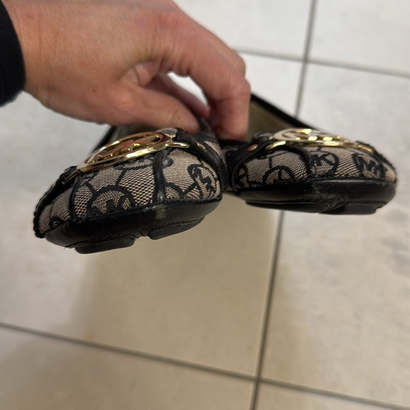 Flats - Picture 7 of 7